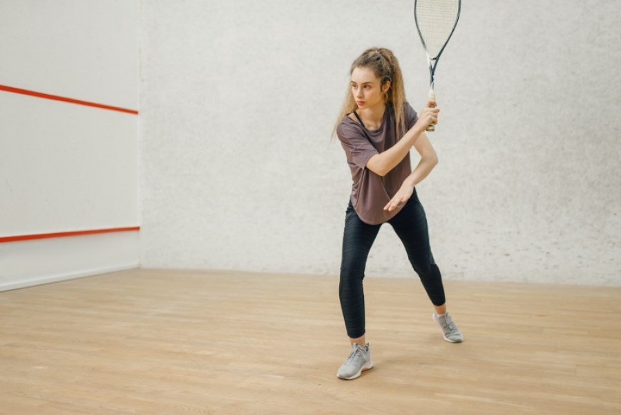 Squash - zasady gry i podstawy dla początkujących